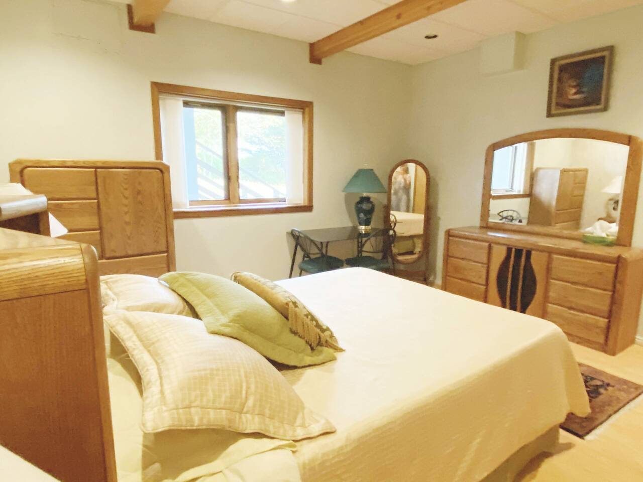 Octopus Garden — private queen room with ensuite
